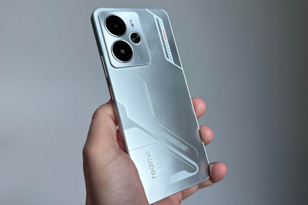 La cover posteriore di realme 14 5G