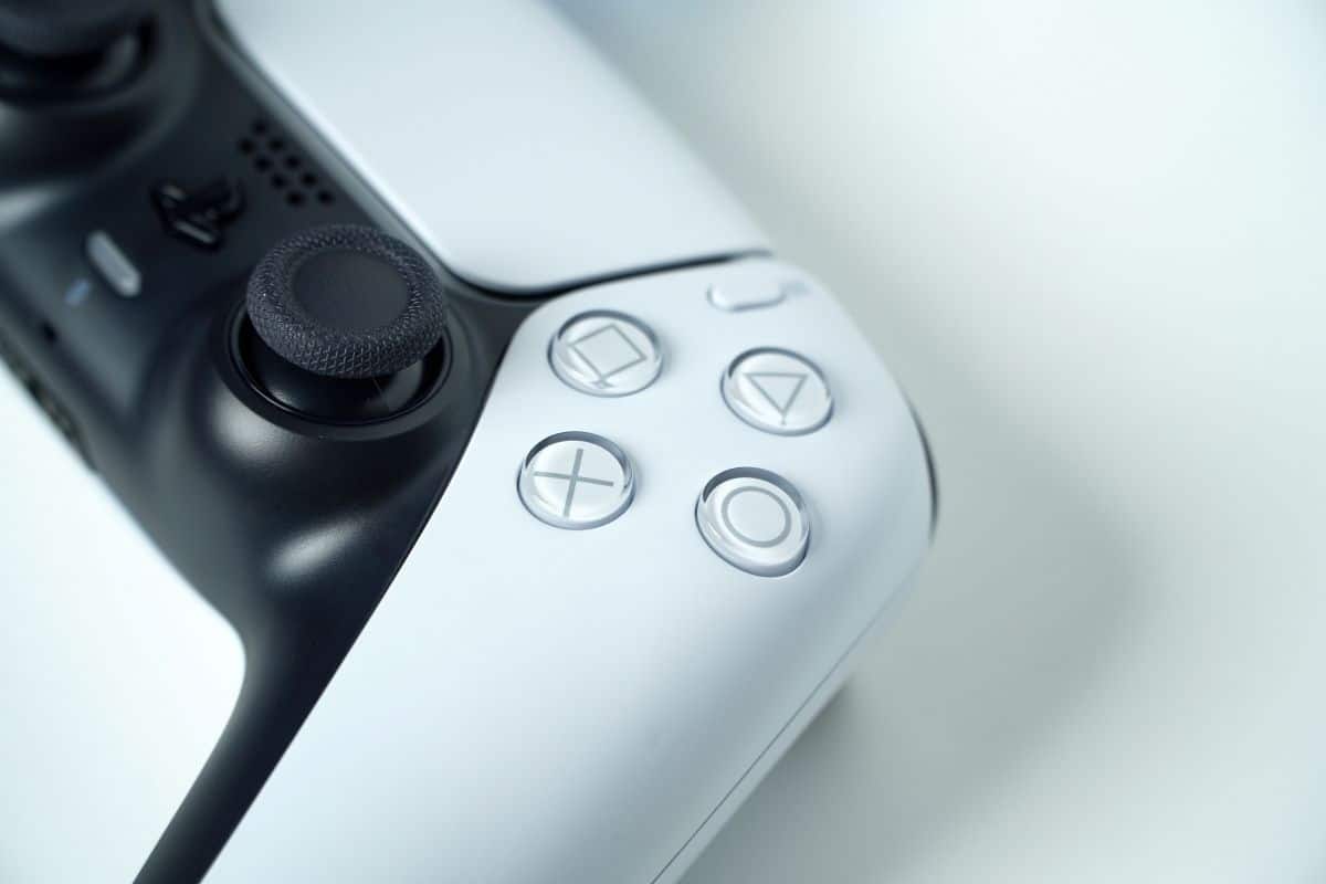 La batteria del controller PS5 si scarica subito? Ecco le cause e come risolvere il problema