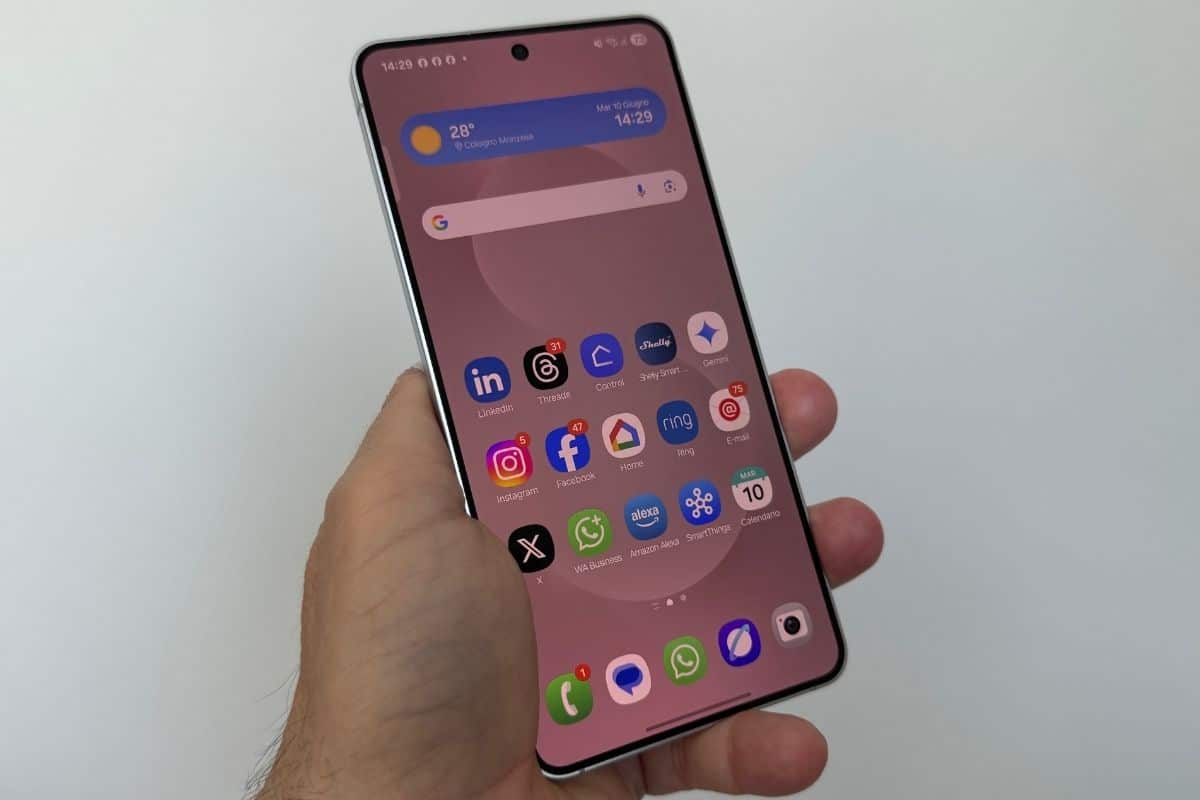 Il display di Galaxy S25 Edge