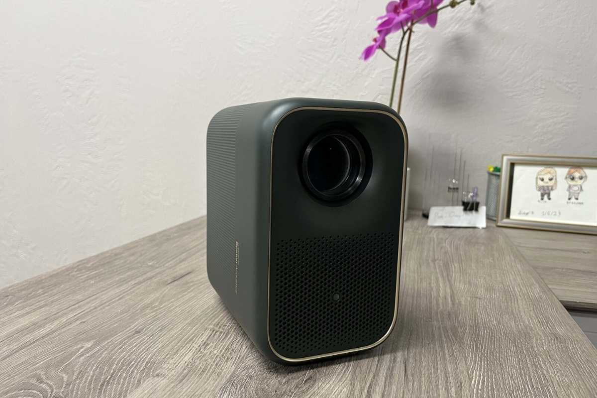 Recensione Formovie Xming Page One: il proiettore smart, elegante e con Netflix integrato