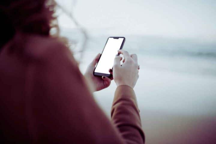 Smartphone, in queste due ore non va mai usato