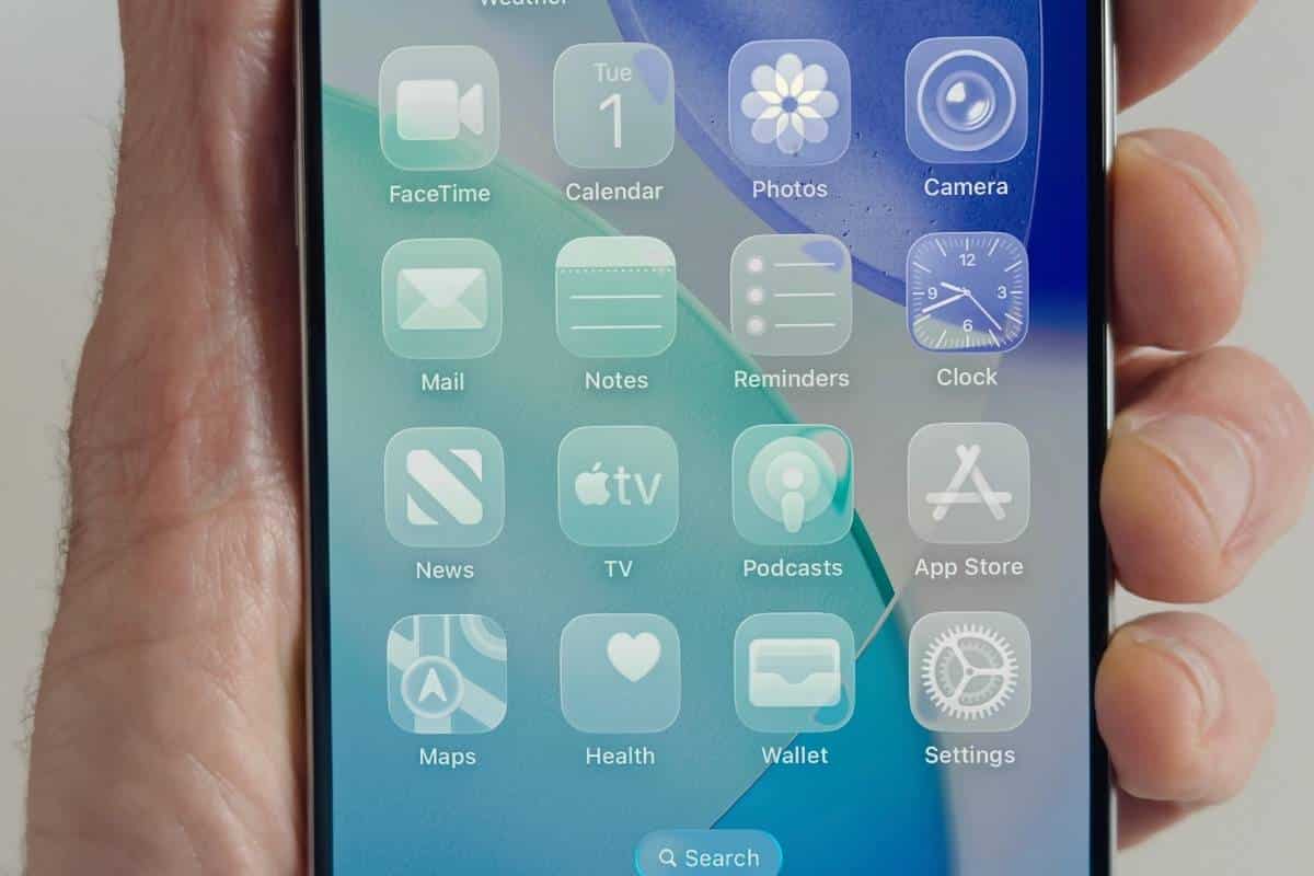 Cos’è il Liquid Glass di Apple (e quando lo vedremo sui nostri dispositivi)?