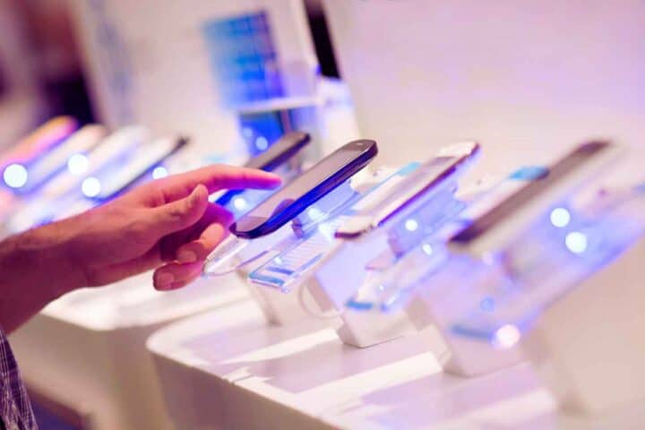 Hai questo smartphone? Allora dovresti cambiare urgentemente la password