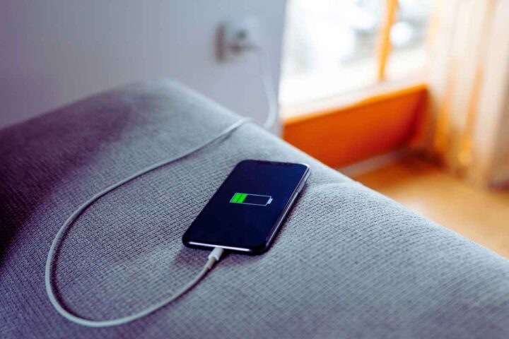 Ricarica, si scollega lo smartphone o il caricatore?