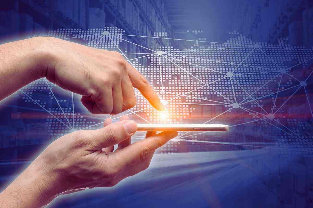 smartphone con accesso immediato al satellitare