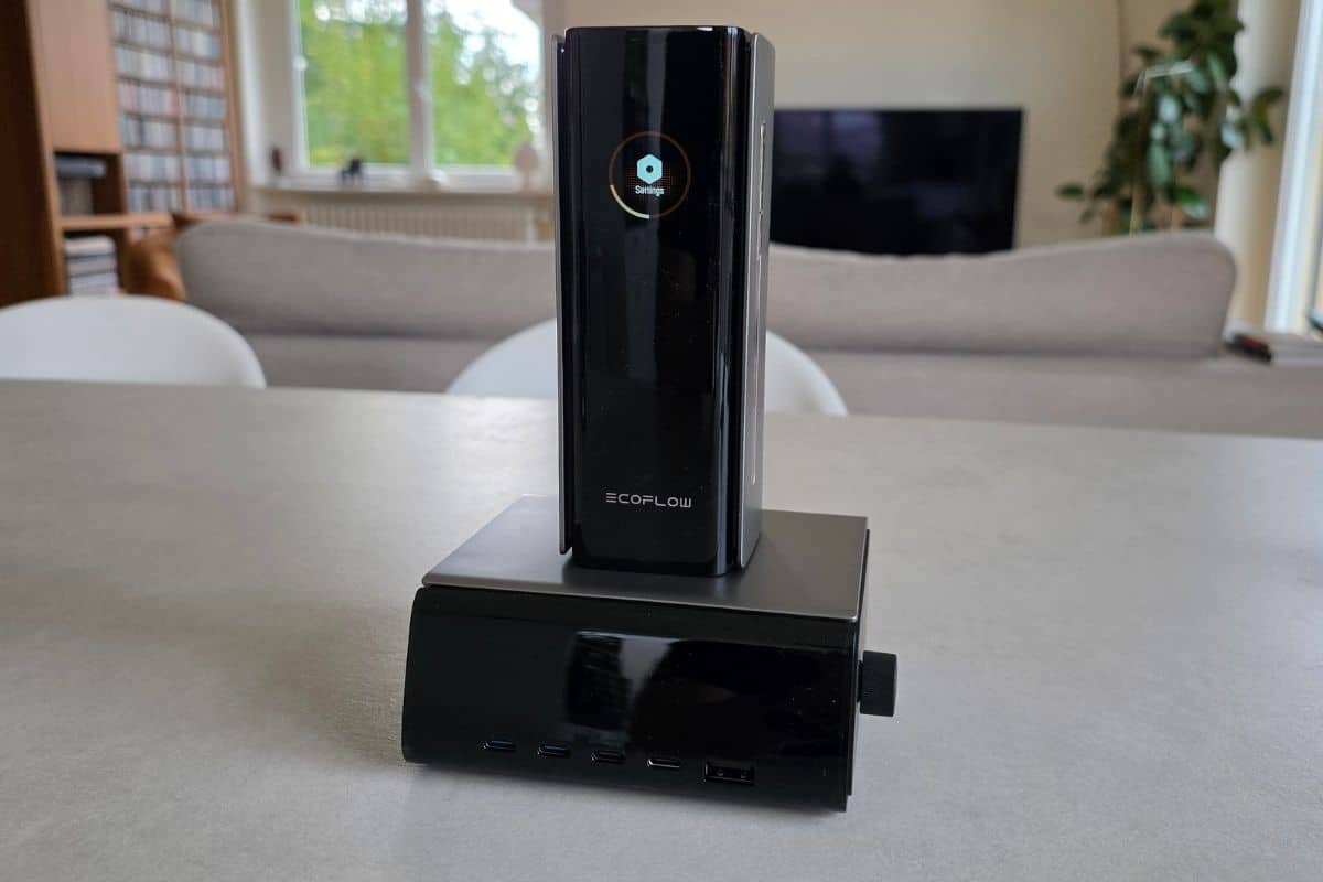 Ecoflow Rapid Pro con il desktop charger