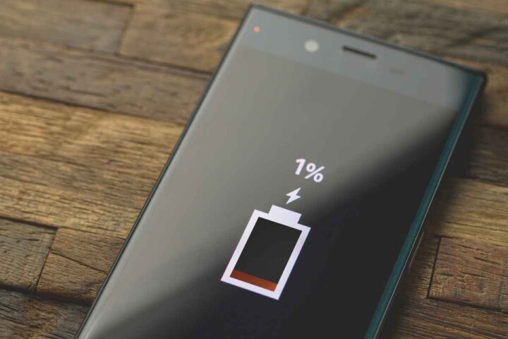 Smartphone con la data di scadenza: perché bisogna capire quanto durerà veramente