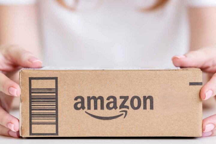 Amazon ha deciso di svuotare i magazzini