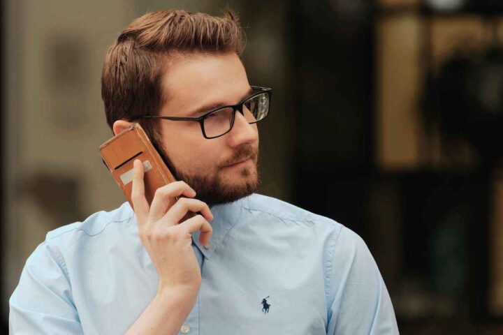 Se senti queste parole a telefono devi agganciare subito