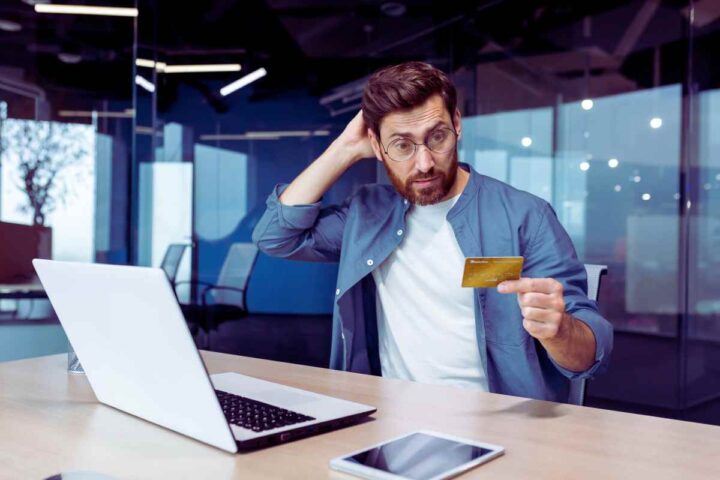 Quando apri il conto bancario sul telefono non fare questo errore