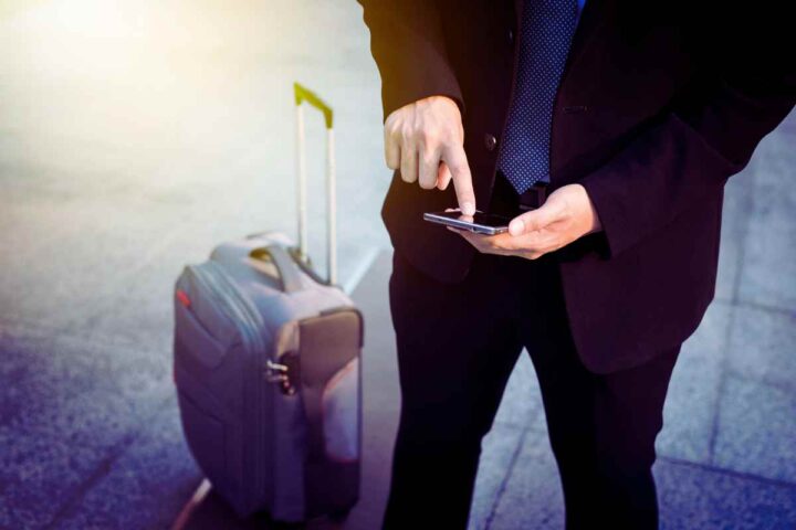 Controlli in viaggio sullo smartphone