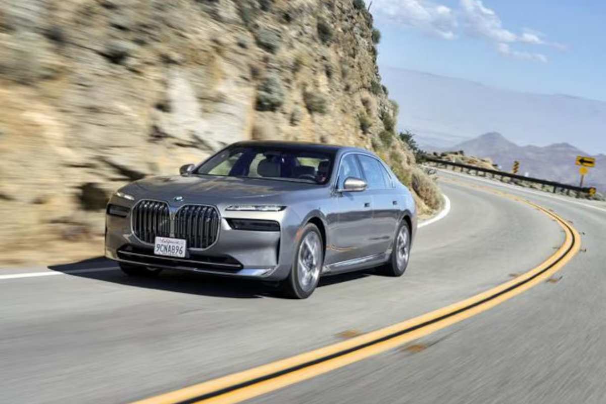 Le 5 auto più vicine alla guida autonoma che puoi comprare oggi