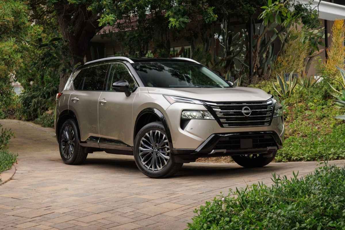 Le 5 auto più vicine alla guida autonoma che puoi comprare oggi