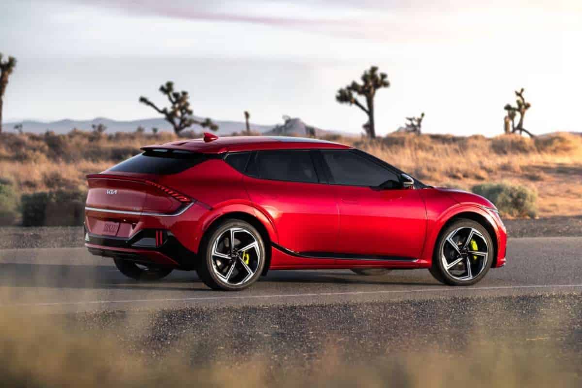 Velocità e auto elettriche: quanto cala davvero l'autonomia in autostrada?