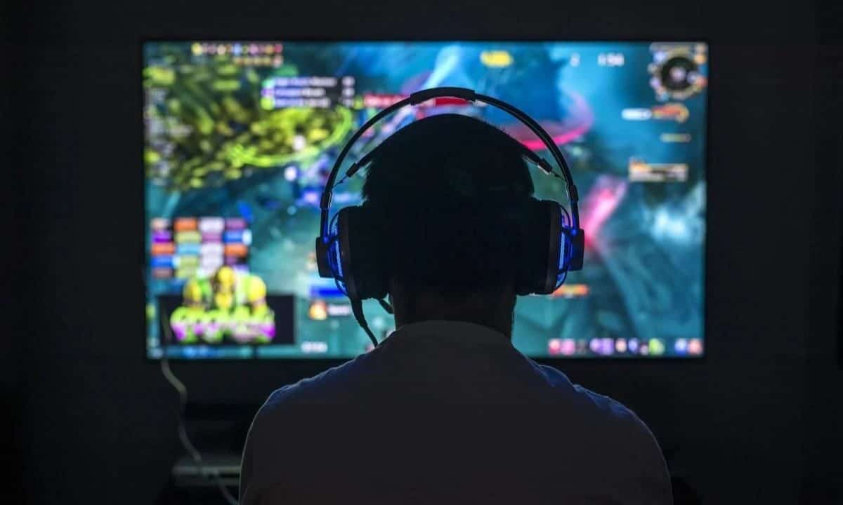 Perché nel 2025 molti giocatori PC preferiscono ancora i monitor Full HD al 4K