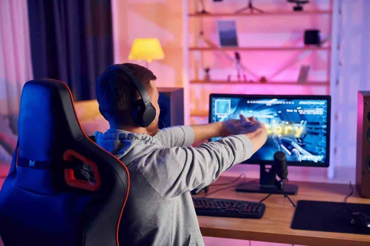 Perché nel 2025 molti giocatori PC preferiscono ancora i monitor Full HD al 4K