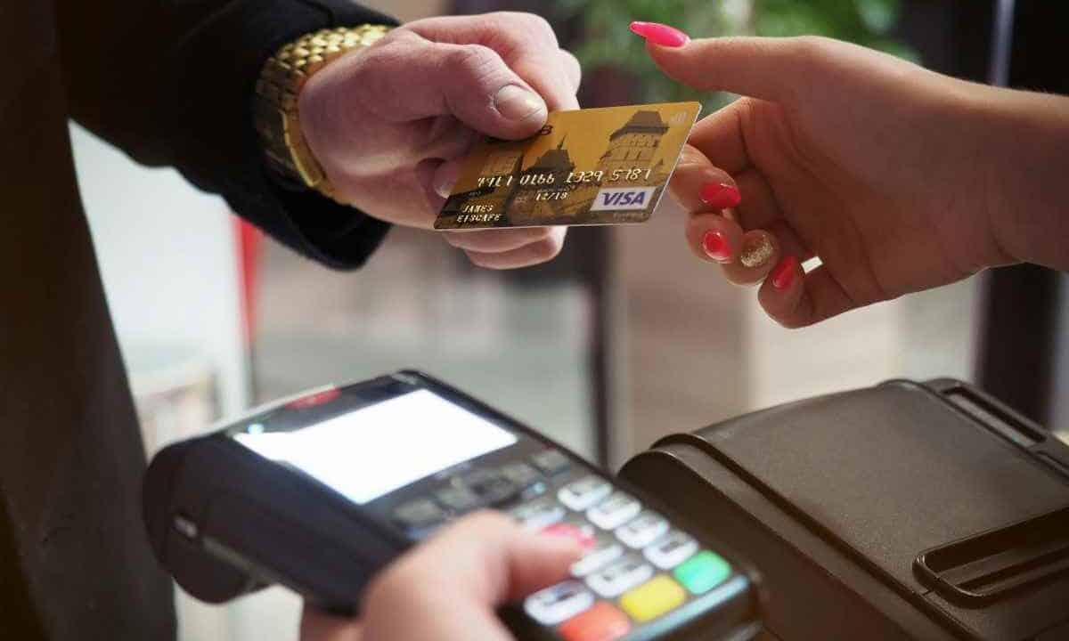 Truffa del Bancomat colpisce tutte le carte: conto svuotato in pochi istanti, c'è una nuova tecnica
