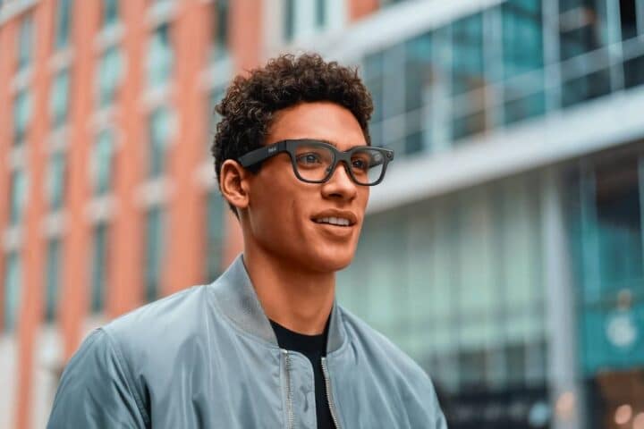 Rokid presenta a IFA 2025 i nuovi smart glasses con AI e fotocamera integrata