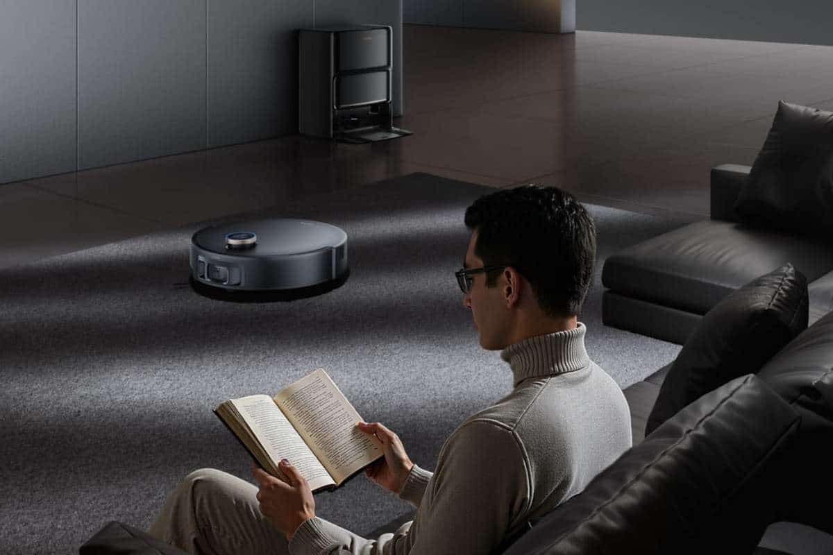 MOVA Z60 Ultra ridefinisce la pulizia: il robot che lava con acqua pressurizzata e scavalca i gradini