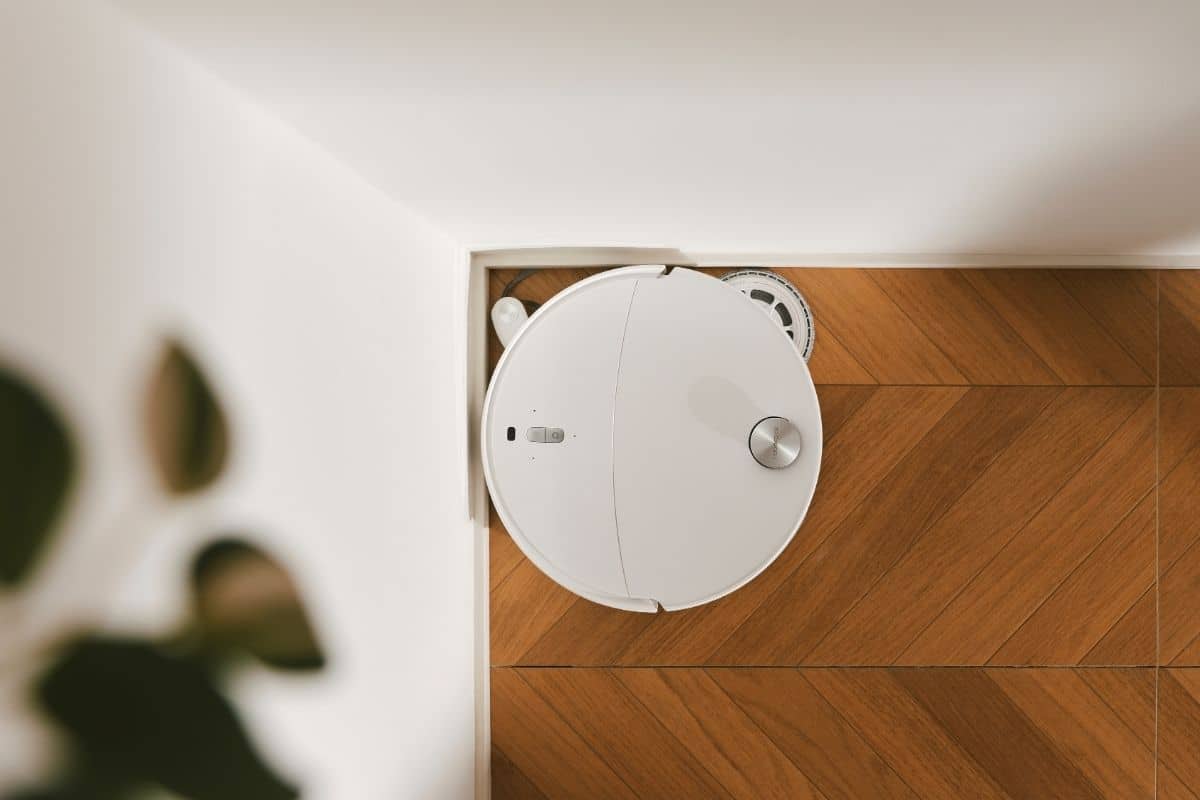 IFA 2025: Roborock presenta Qrevo Curv 2 Pro, il robot aspirapolvere che si alza e si abbassa
