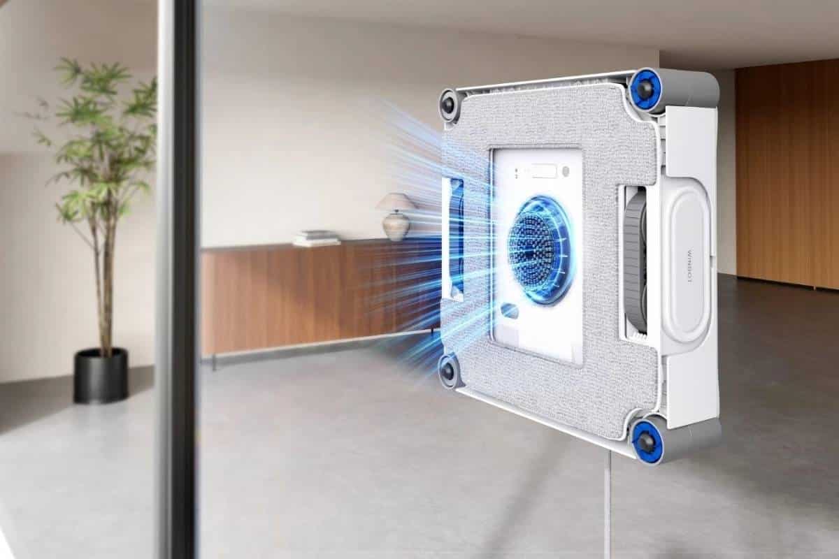 ECOVACS WINBOT W2S OMNI porta la tecnologia TruEdge anche nella pulizia delle finestre