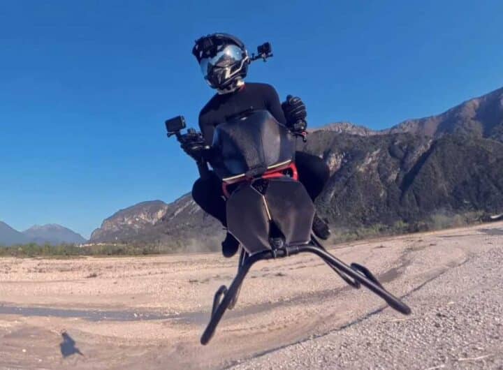 Arriva l'Airbike di Volonaut: la moto volante con motori a reazione che puoi davvero comprare