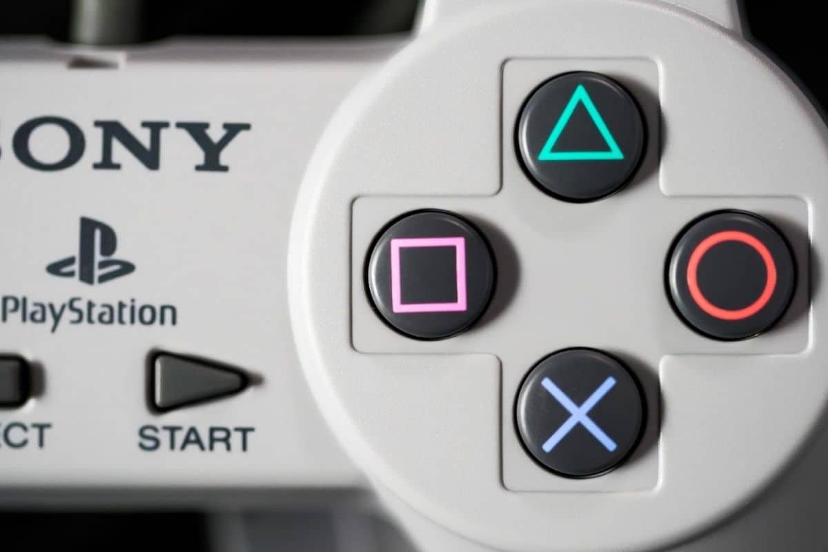 Triangolo, Cerchio, X, Quadrato: la storia segreta dietro gli iconici pulsanti PlayStation