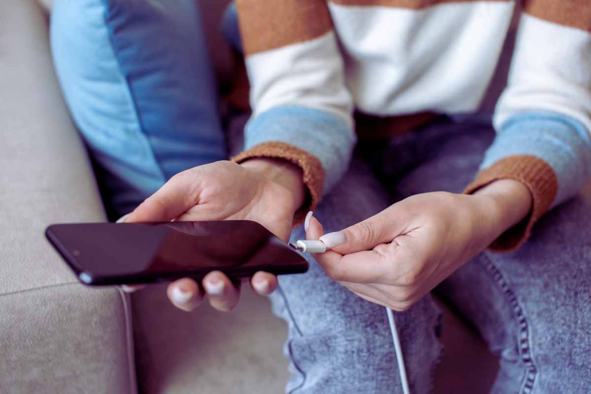 il caricabatterie ti prosciuga senza saperlo