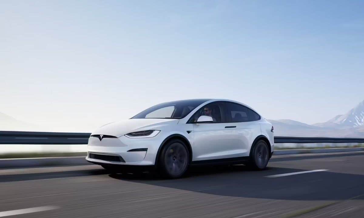 Guidare una Tesla per la prima volta: 5 cose da sapere prima di mettersi al volante