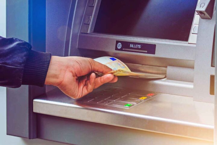 Pericolo nei pagamenti dagli ATM: perché bisogna fare attenzione