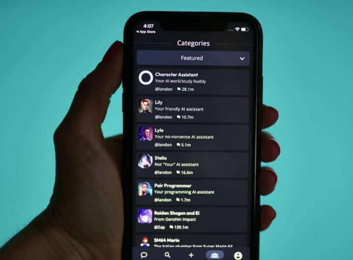 Character.AI lancia il suo social network: evoluzione per l'IA o nuovo rischio per gli utenti?