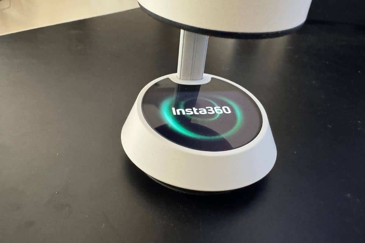 Recensione Insta360 Wave: il microfono per conferenze che diventa un assistente AI
