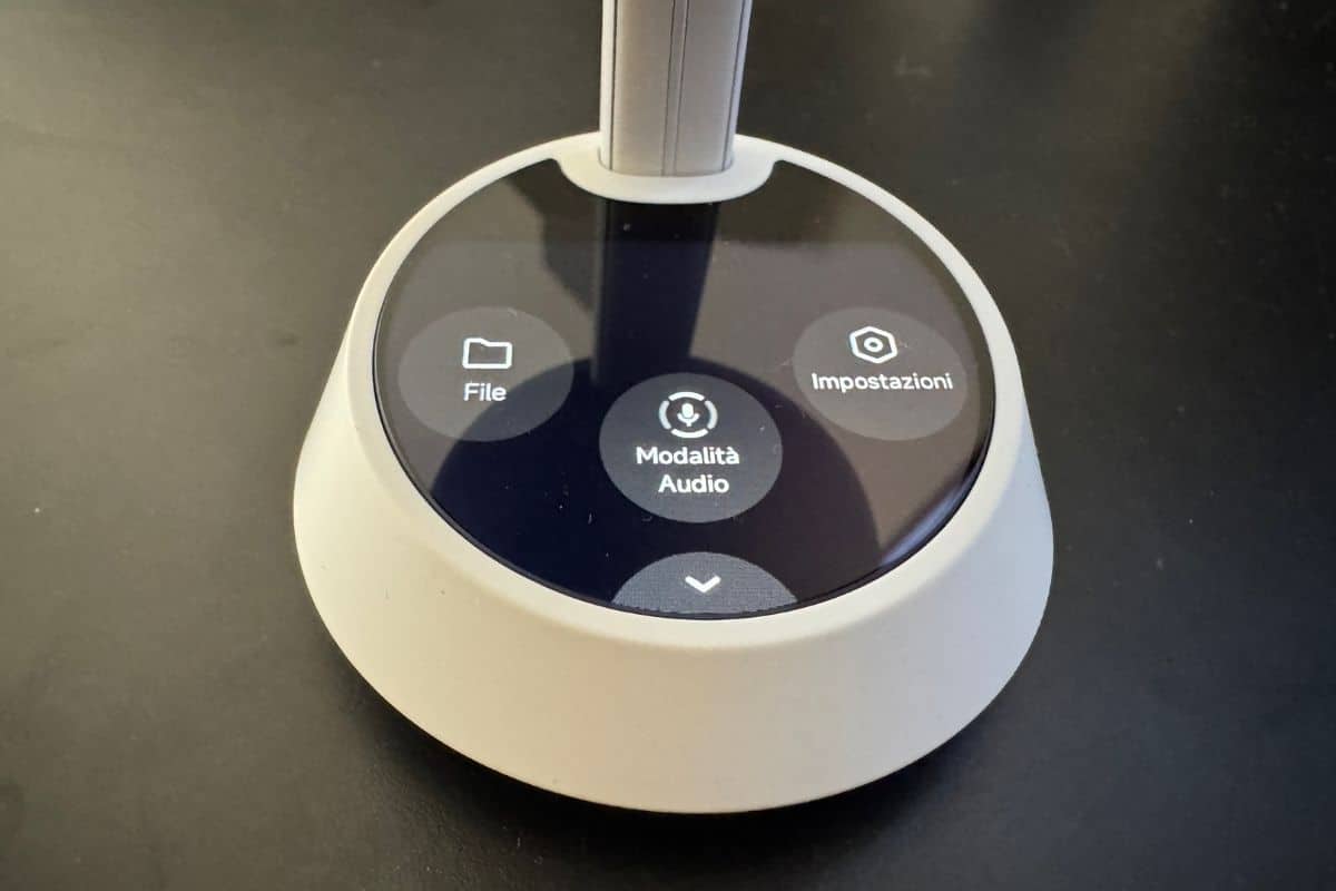 Recensione Insta360 Wave: il microfono per conferenze che diventa un assistente AI