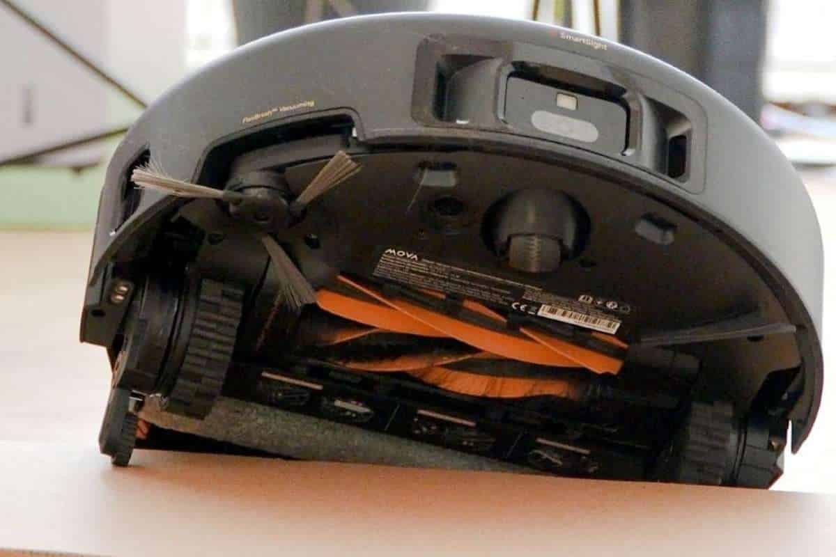 Recensione MOVA Z60 Ultra Roller: il robot che si abbassa e si estende per una pulizia totale