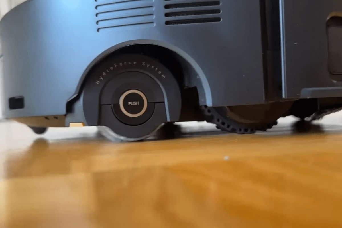 Recensione MOVA Z60 Ultra Roller: il robot che si abbassa e si estende per una pulizia totale