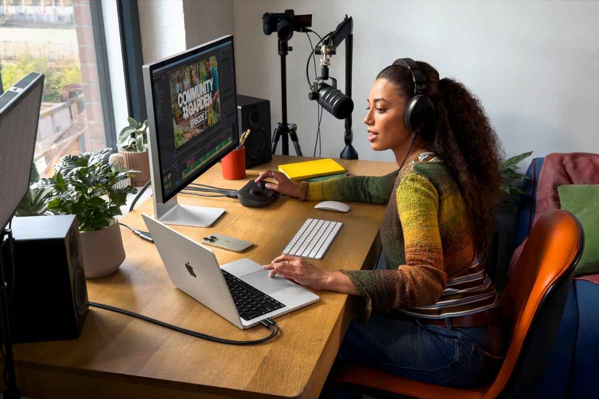 Apple lancia il nuovo MacBook Pro 14" con il chip M5: l'intelligenza artificiale è la vera protagonista