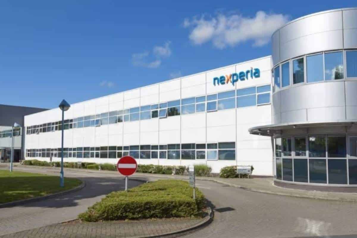 Crisi dei chip 2.0: lo scontro tra Cina e Olanda minaccia l'industria automobilistica