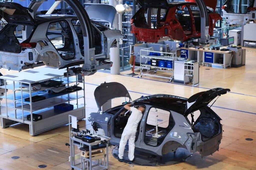 Crisi dei chip 2.0: lo scontro tra Cina e Olanda minaccia l'industria automobilistica