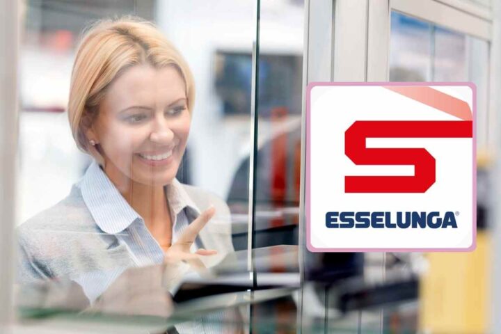 fila alle casse per lo sconto di Novembre