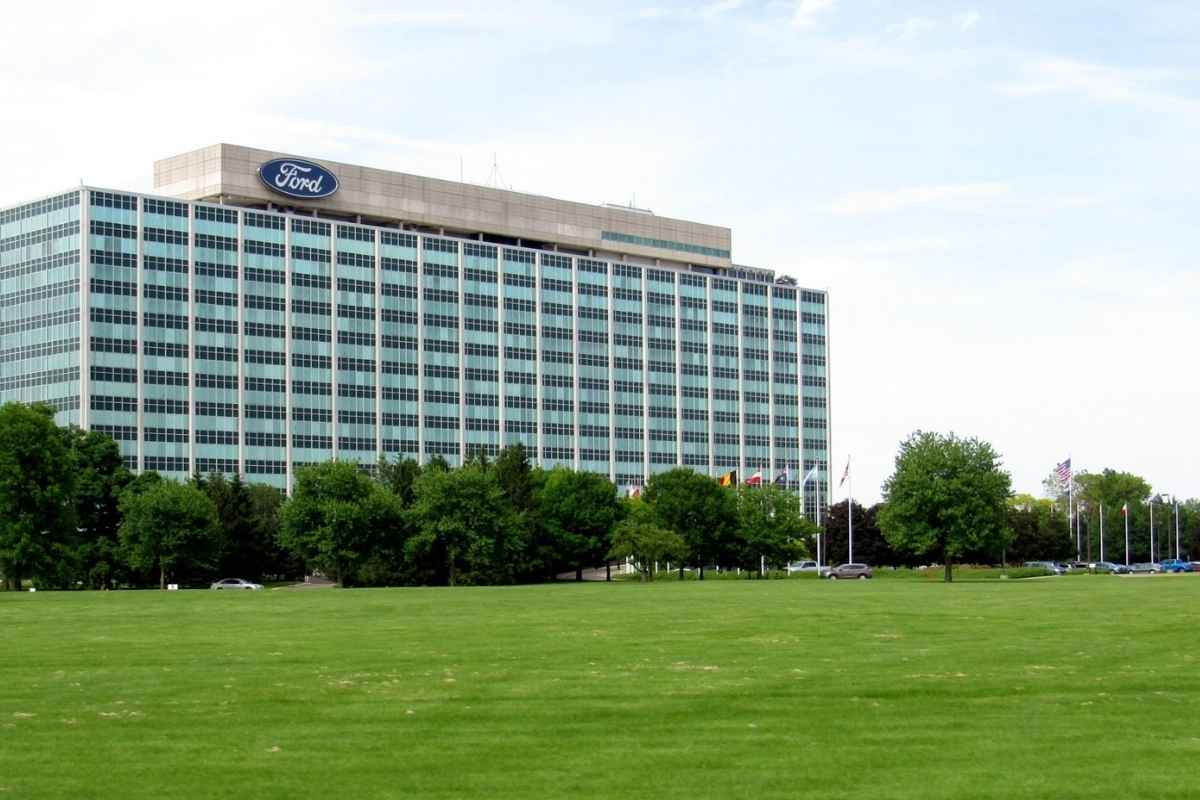 Ford demolisce la sua iconica sede "Glass House": cosa la sostituirà?