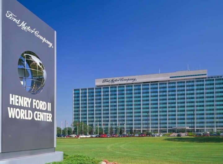 Ford demolisce la sua iconica sede "Glass House": cosa la sostituirà?