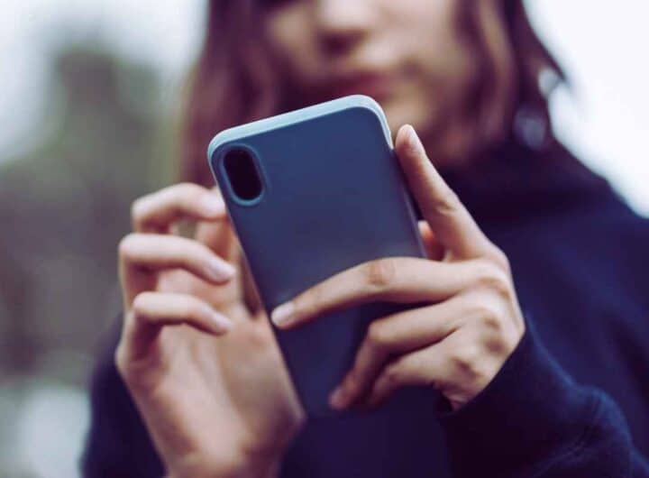 Sai cosa accade se tiri fuori la lingua davanti allo smartphone?