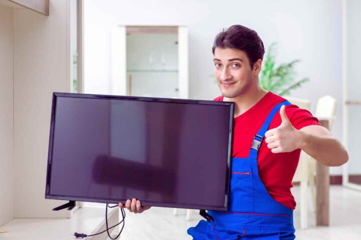 Tutte le porte della TV nascondono un segreto