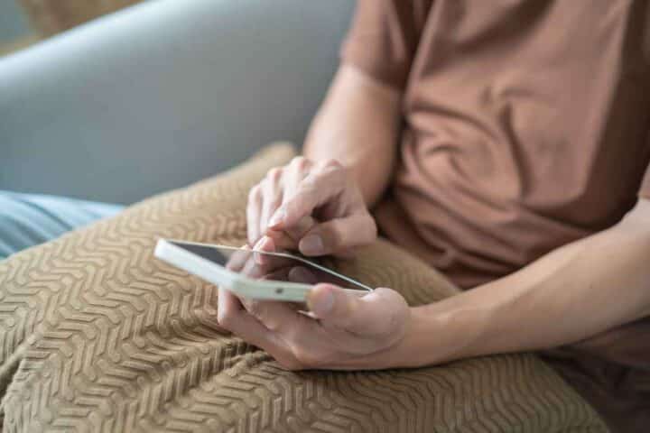 Se guardi i video sui social installano un malware sul tuo telefono