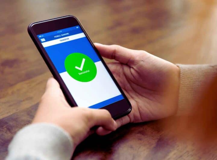 Bonifici online, si cambia ancora: la novità fa storcere il naso