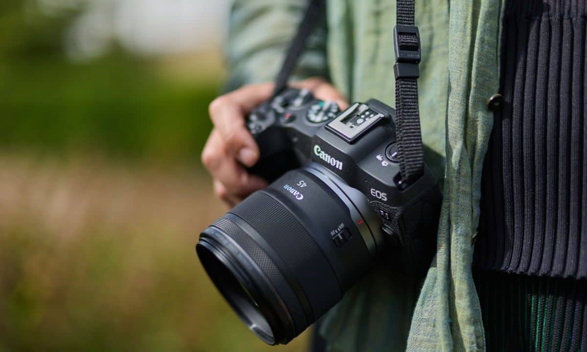 Canon EOS R6 Mark III + 45 mm f1.2 STM ufficiali