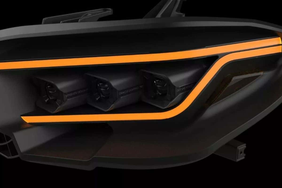 Addio al vetro appannato: arrivano i "primi fari a LED senza lente" di Oracle Lighting