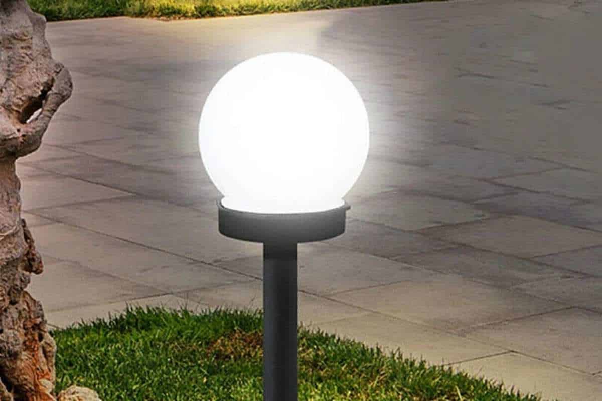 Le luci solari hanno davvero bisogno del sole diretto per funzionare?