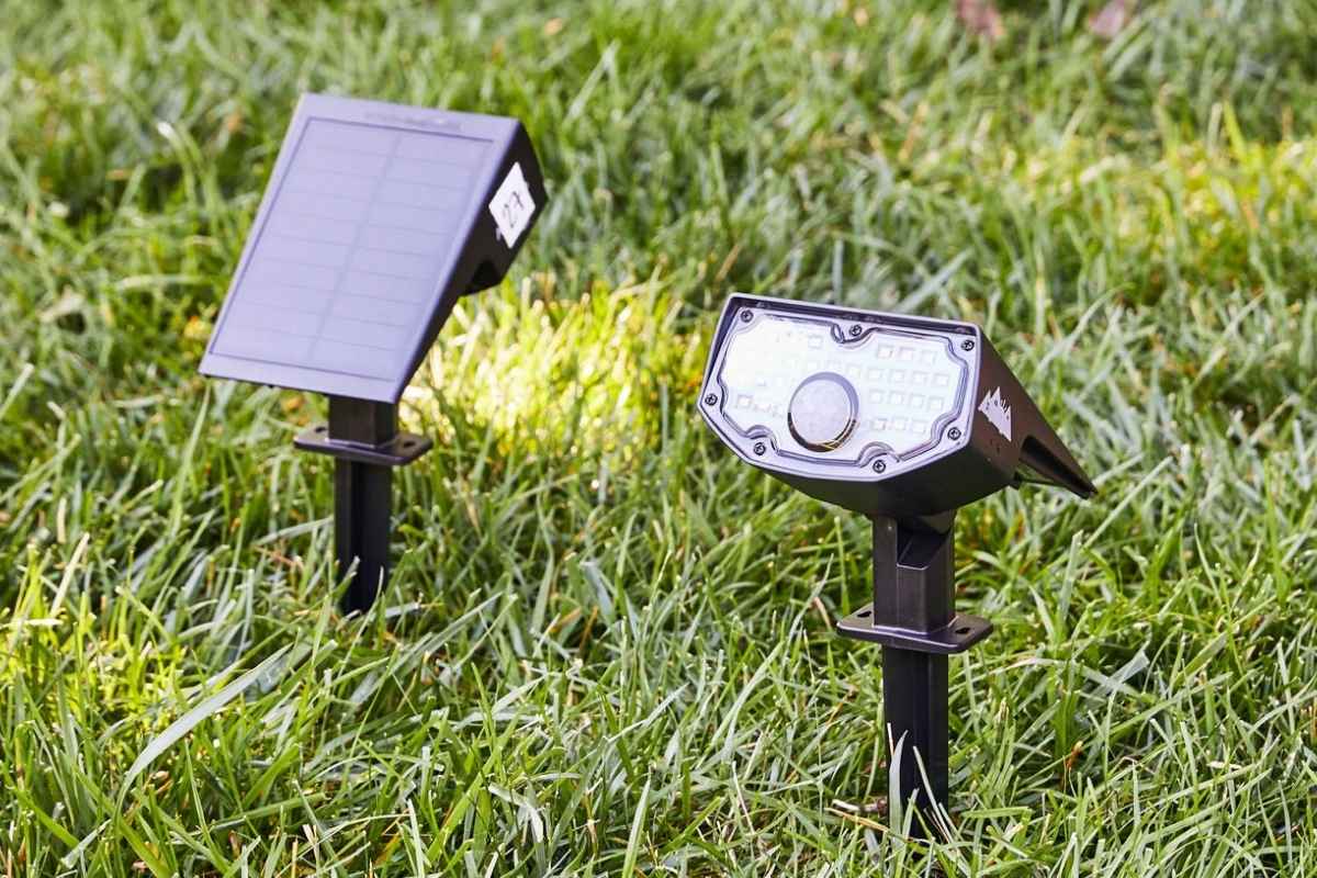 Le luci solari hanno davvero bisogno del sole diretto per funzionare?