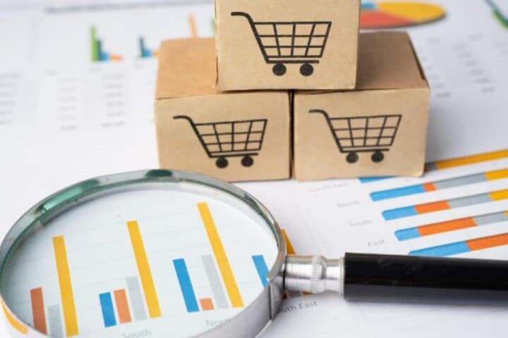 Come acquistare al miglior prezzo su Amazon: i migliori strumenti per monitorare i prezzi (e svelare i falsi sconti)